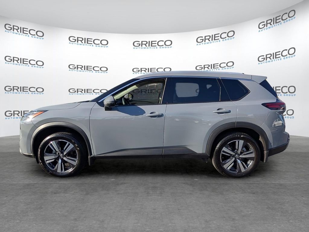 Certified 2025 Nissan Rogue SL FWD image 4