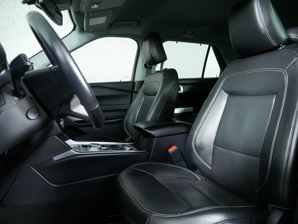 Used 2021 Ford Explorer Limited w/ Equipment Group 301A AWD/4WD image 15