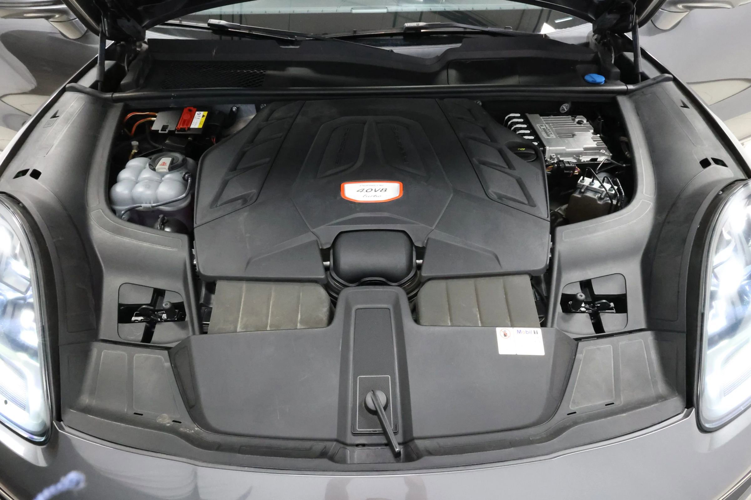 Used 2020 Porsche Cayenne Turbo image 91