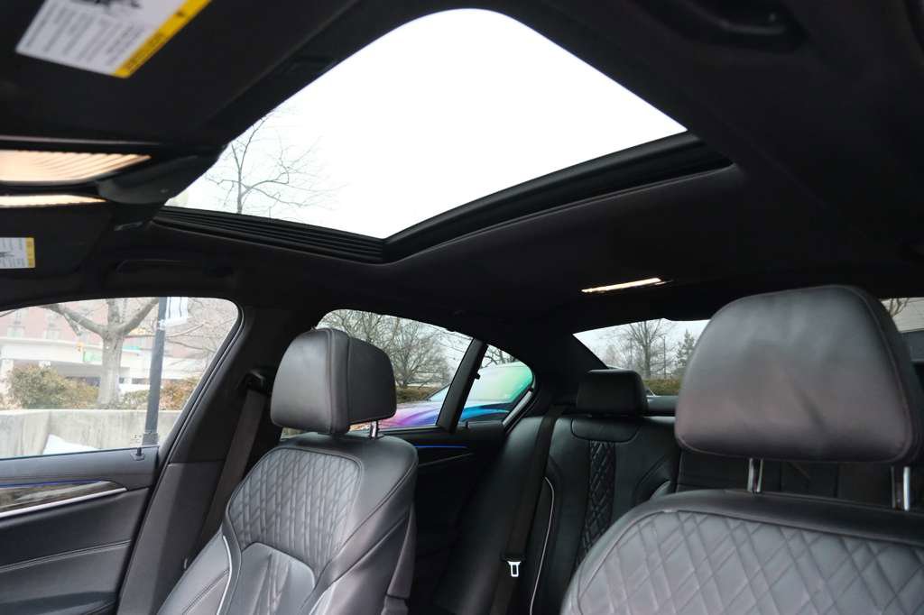 Used 2020 BMW 540i xDrive xDrive M SPORT LINE w/ M Sport Package AWD/4WD image 36