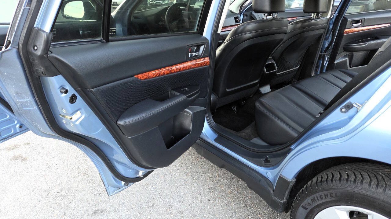 Used 2011 Subaru Outback 2.5i Limited AWD/4WD image 29