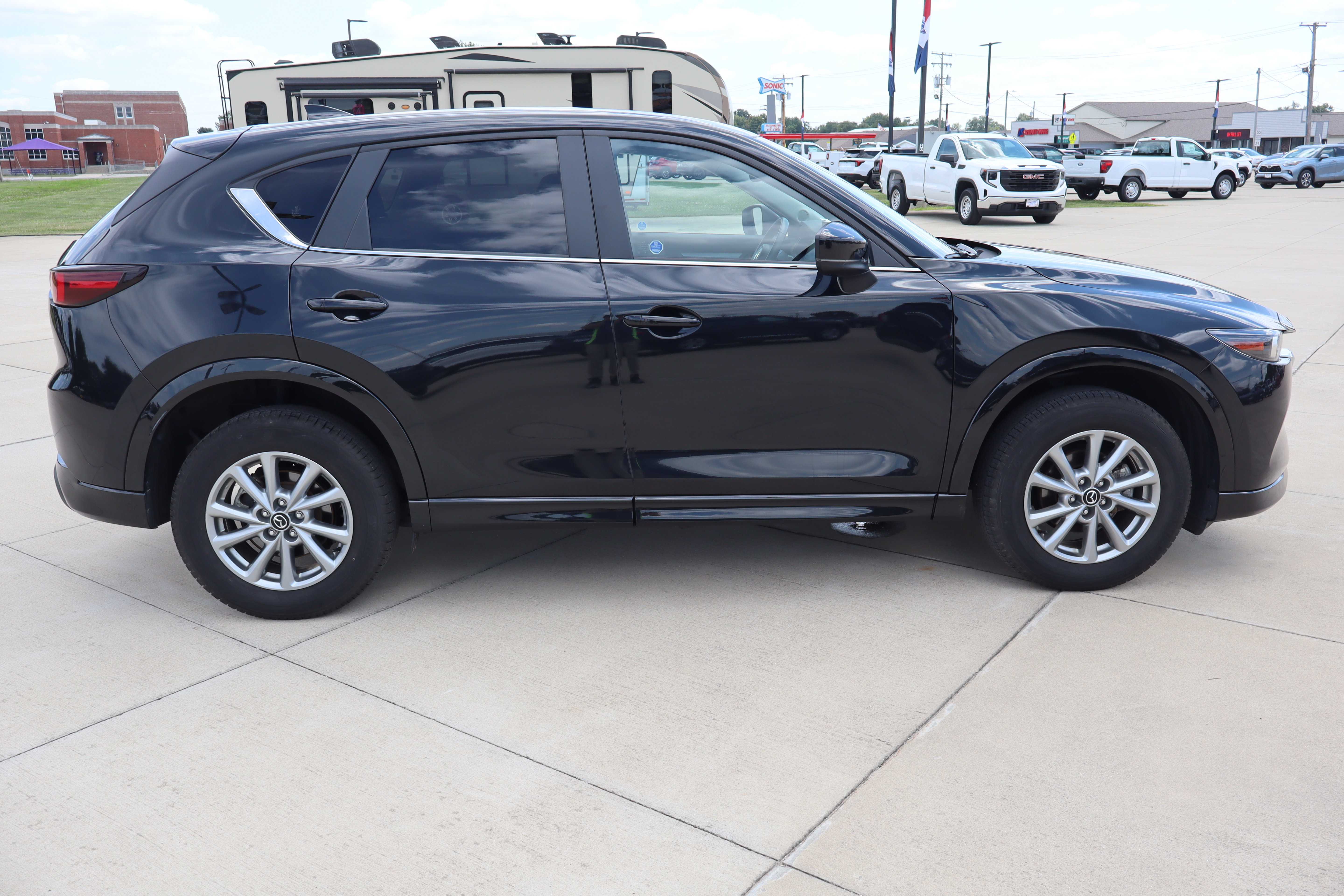 Used 2025 MAZDA CX-5 AWD 2.5 S w/ Preferred Package image 4