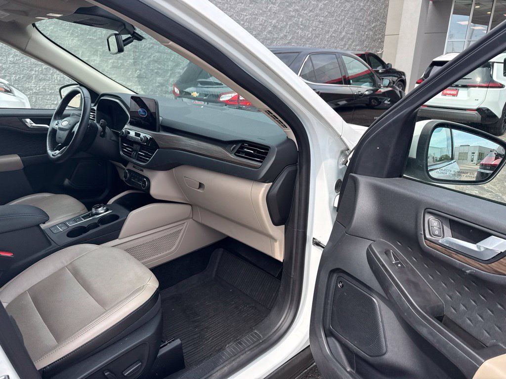 Used 2020 Ford Escape Titanium AWD/4WD image 16