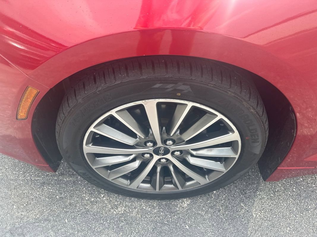 Used 2019 Lincoln MKZ Premiere image 2