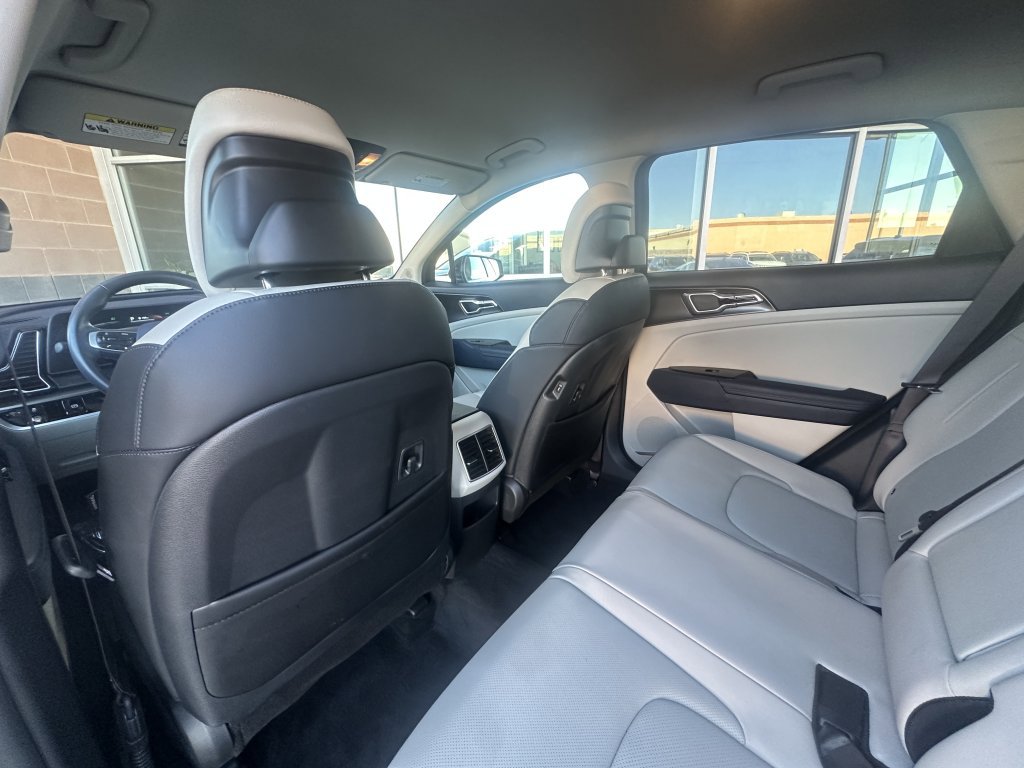 Used 2025 Kia Sportage EX image 30