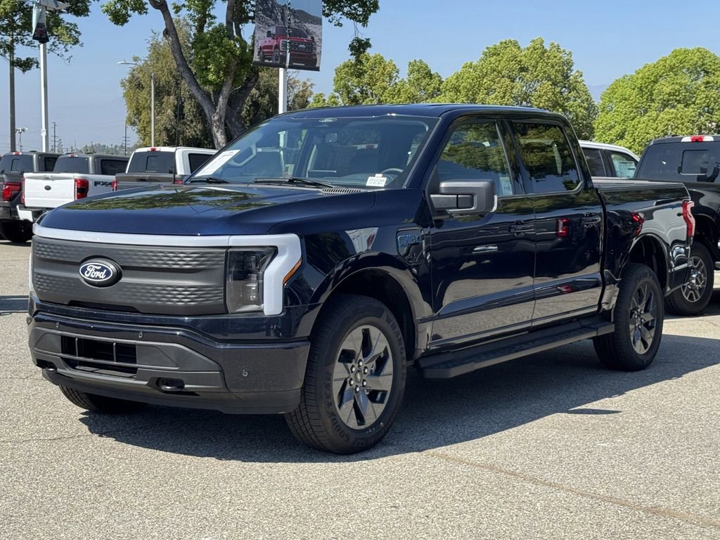 Used 2025 Ford F150 Lightning Flash AWD/4WD image 3