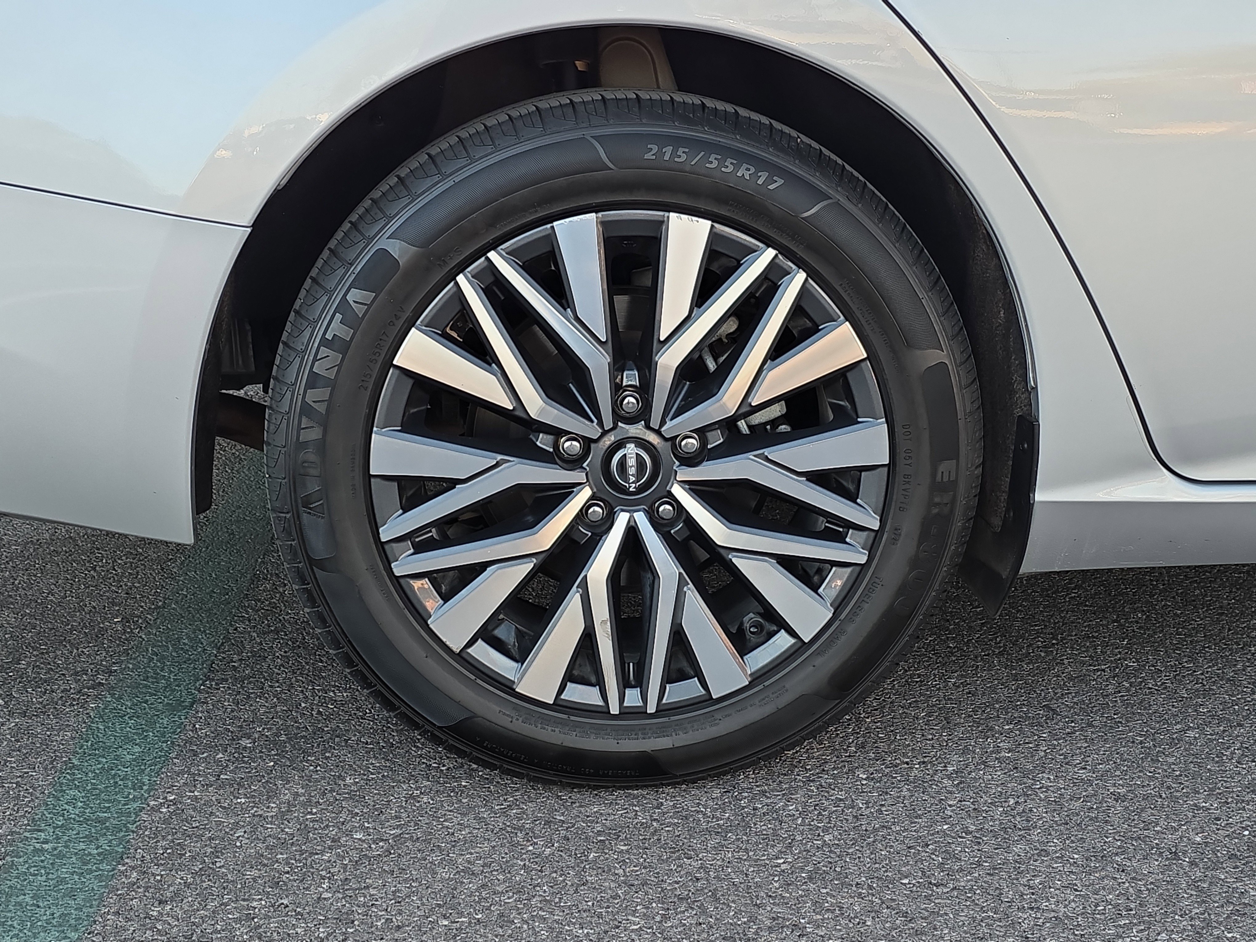 Used 2024 Nissan Altima 2.5 SV image 9