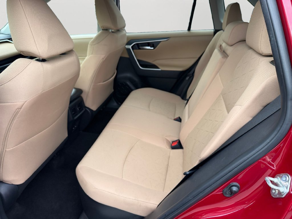 Used 2025 Toyota RAV4 XLE AWD/4WD image 15