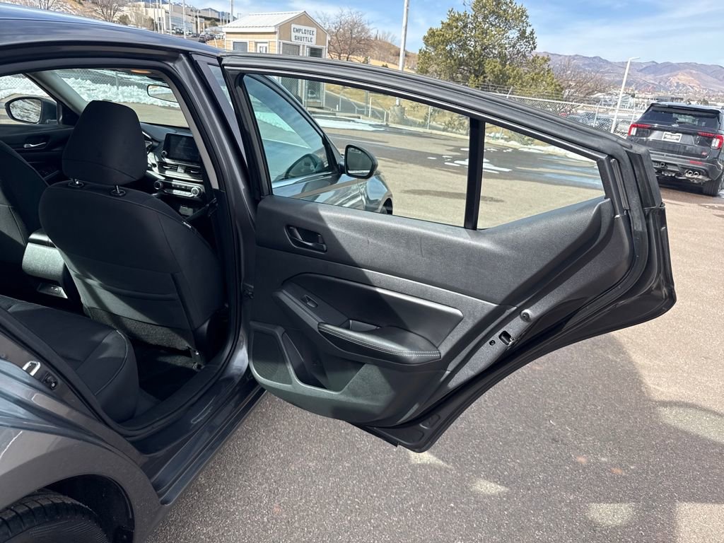 Used 2024 Nissan Altima 2.5 SV image 21