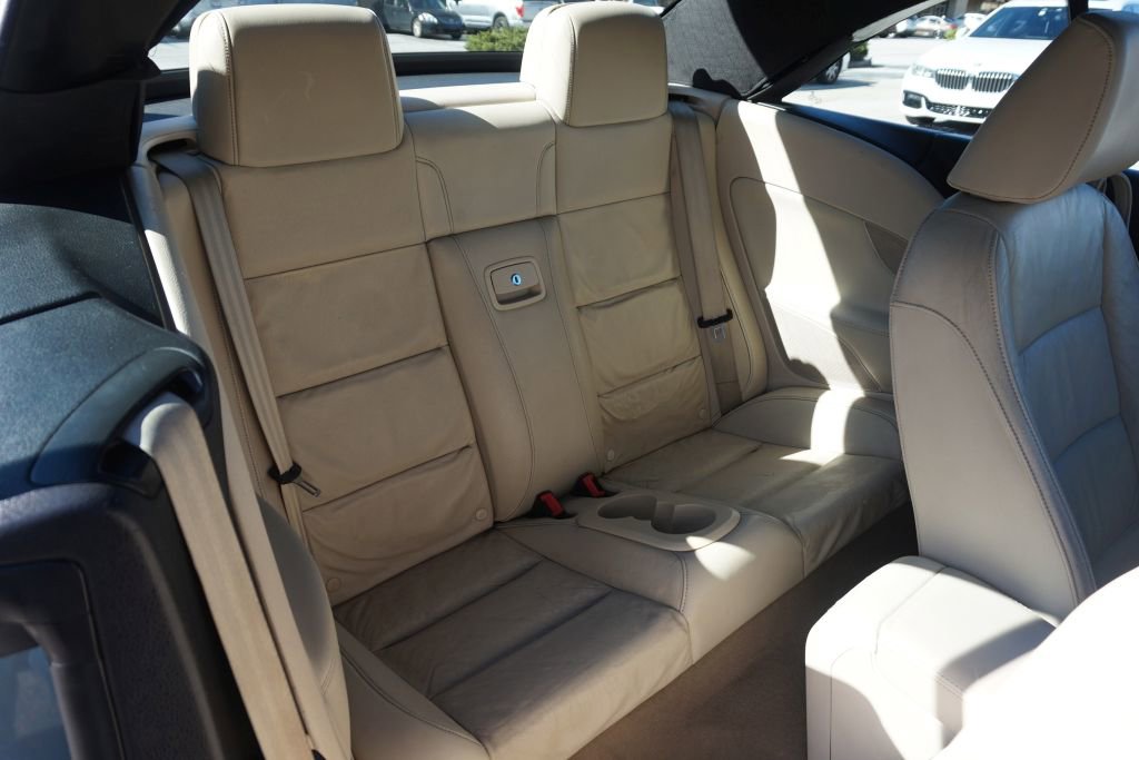 Used 2013 Volkswagen Eos Executive FWD image 21