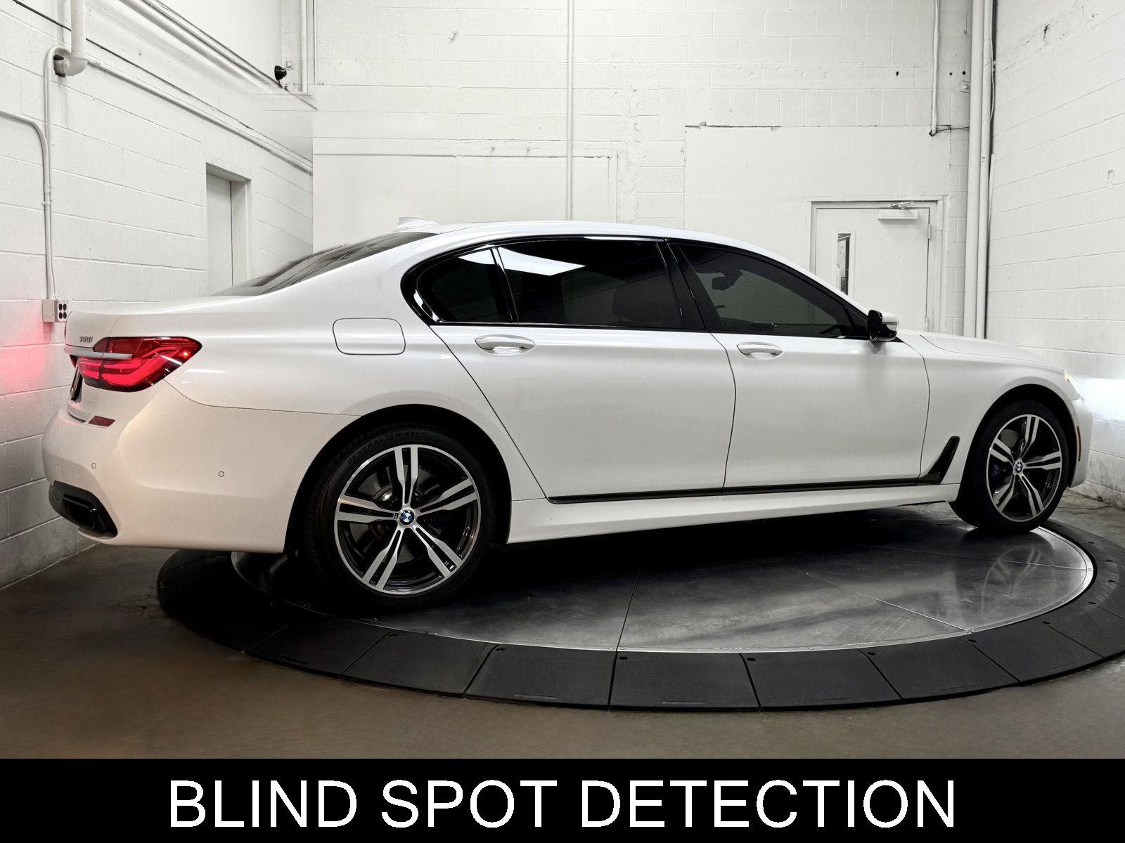 Used 2017 BMW 750i RWD image 8