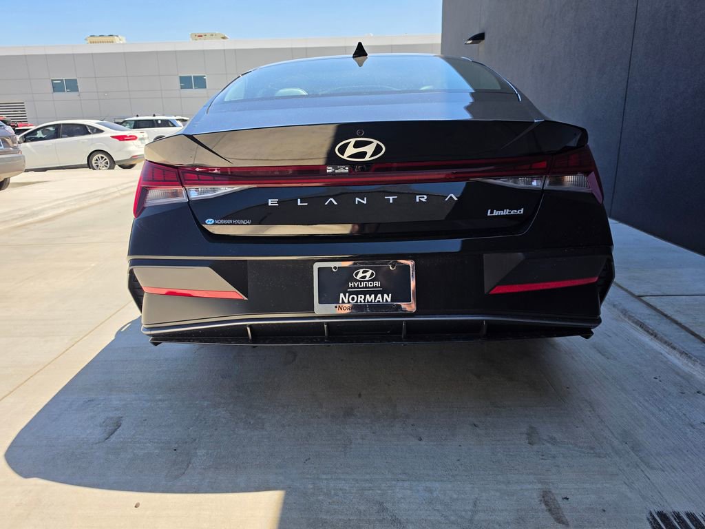 New 2026 Hyundai Elantra Limited FWD image 5