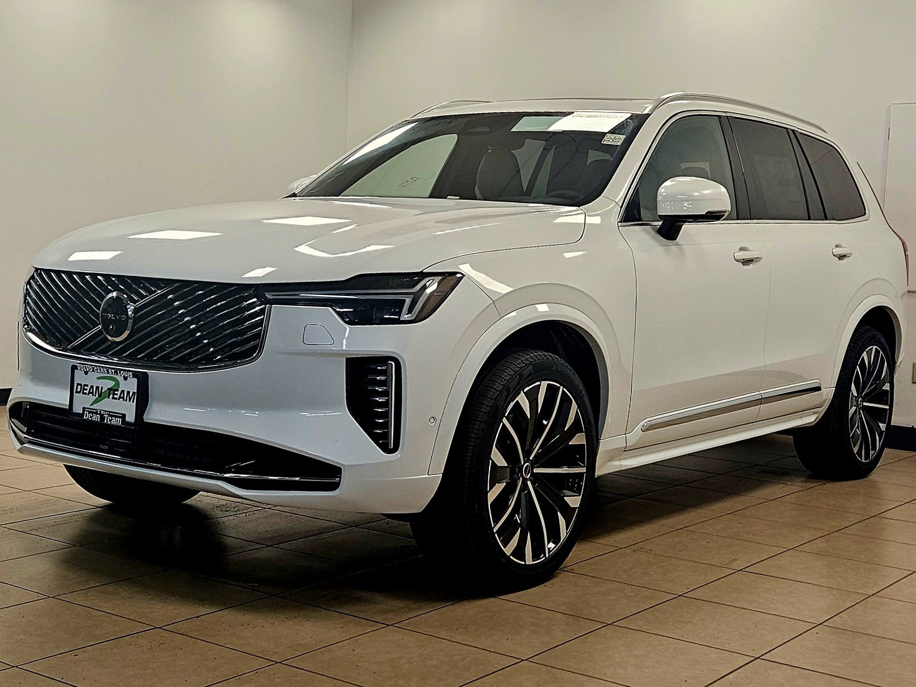 New 2026 Volvo XC90 B6 Plus w/ Protection Package AWD/4WD image 4