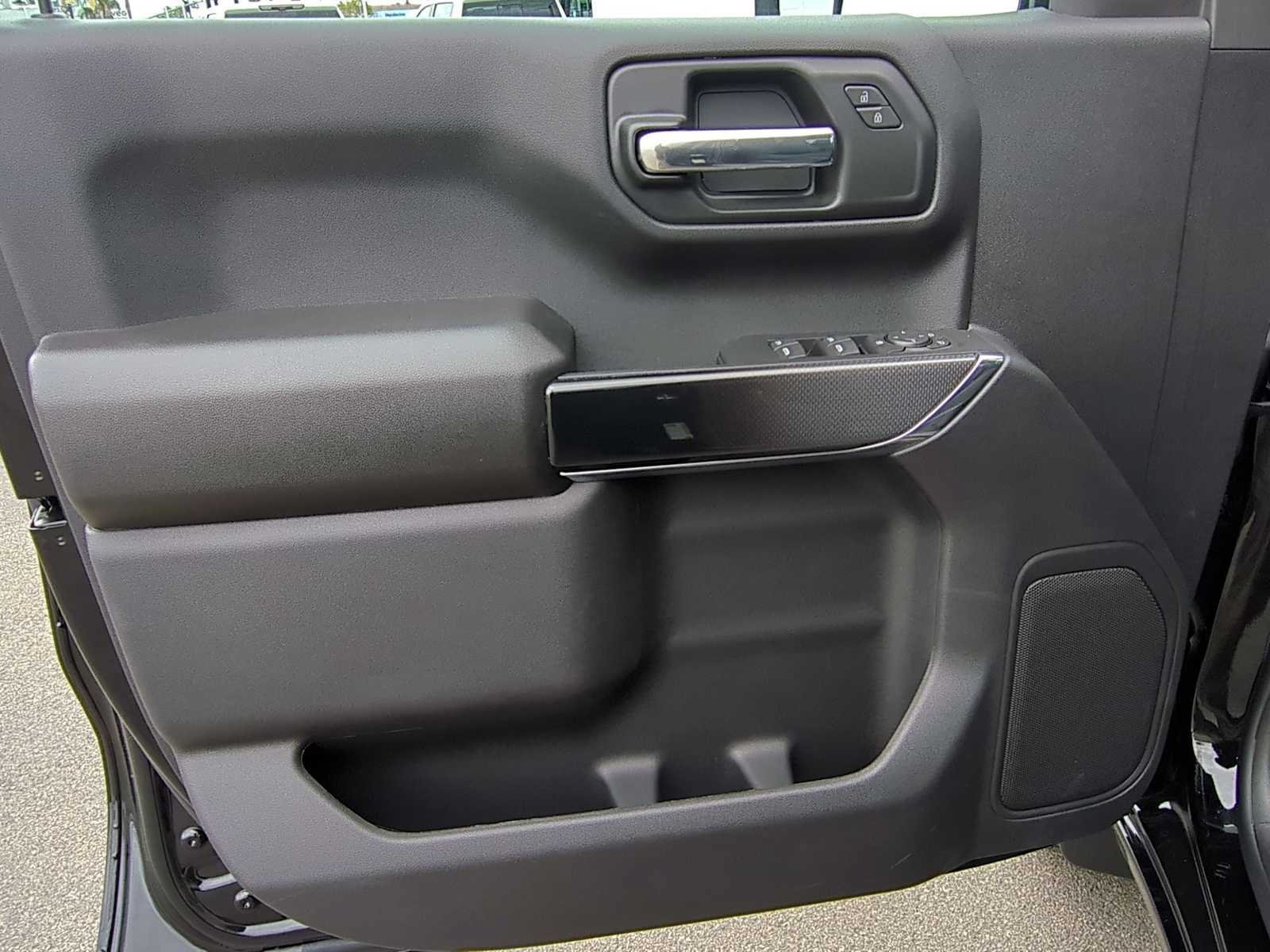 New 2026 Chevrolet Silverado 1500 Custom Trail Boss w/ Midnight Edition AWD/4WD image 9