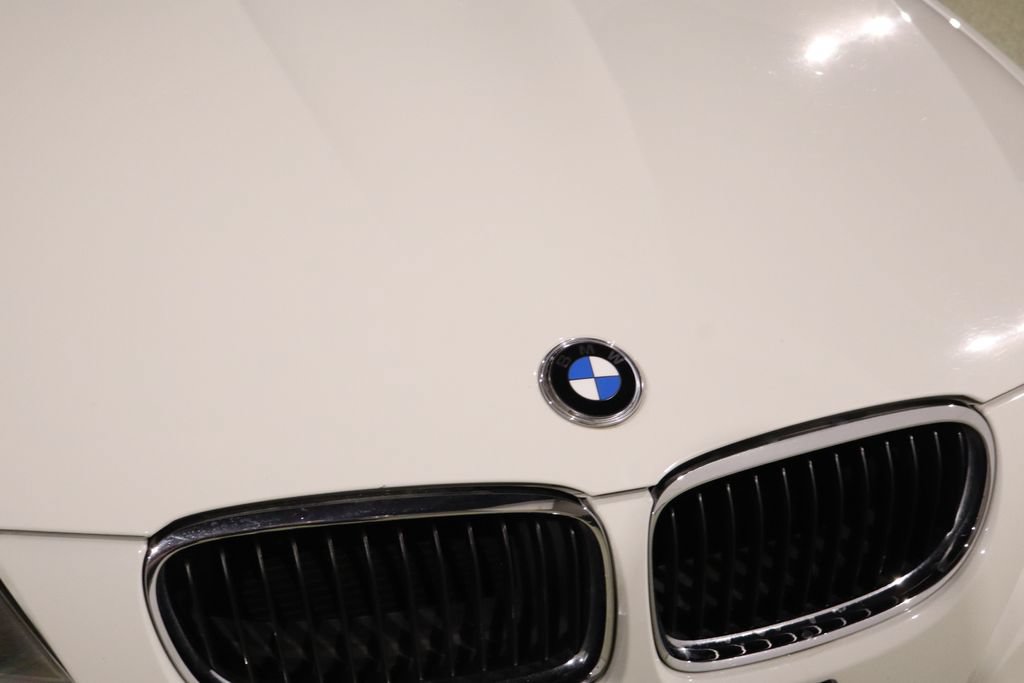 Used 2009 BMW 328i Sedan RWD image 14