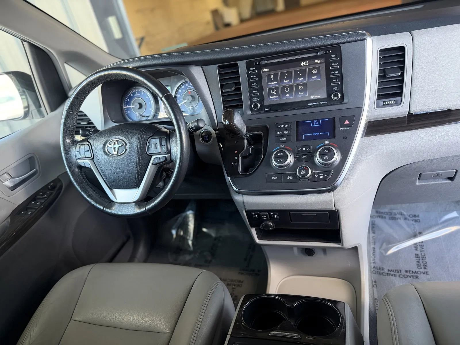 Used 2019 Toyota Sienna XLE w/ XLE Navigation Package FWD image 28