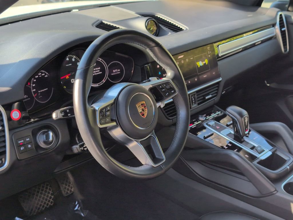 Used 2023 Porsche Cayenne Platinum Edition image 12