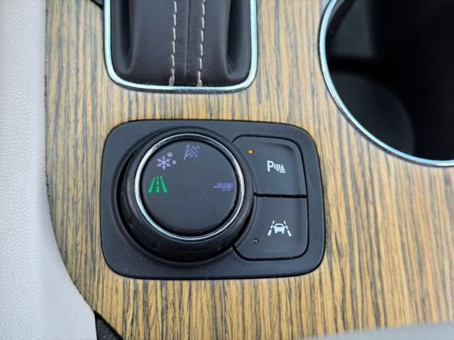 Used 2019 GMC Acadia Denali w/ Technology Package FWD image 31