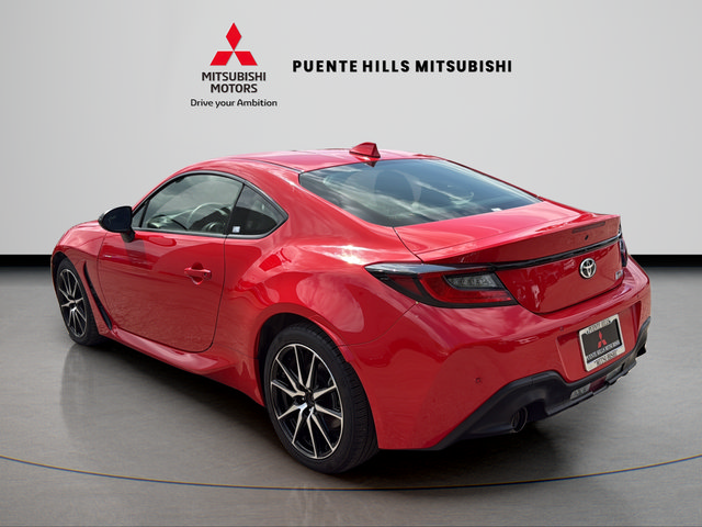 Used 2022 Toyota GR86 RWD image 7