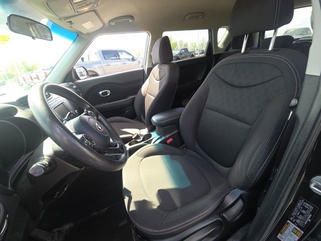 Used 2018 Kia Soul FWD image 21