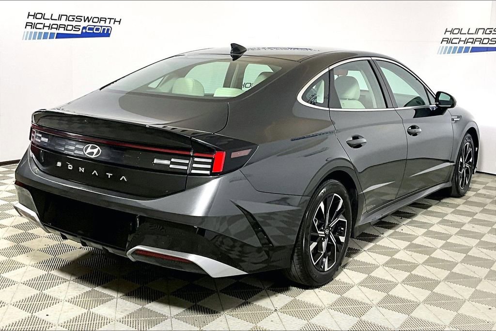 Used 2025 Hyundai Sonata SEL FWD image 9