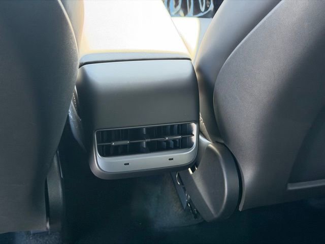 Used 2024 Tesla Model Y Long Range image 17