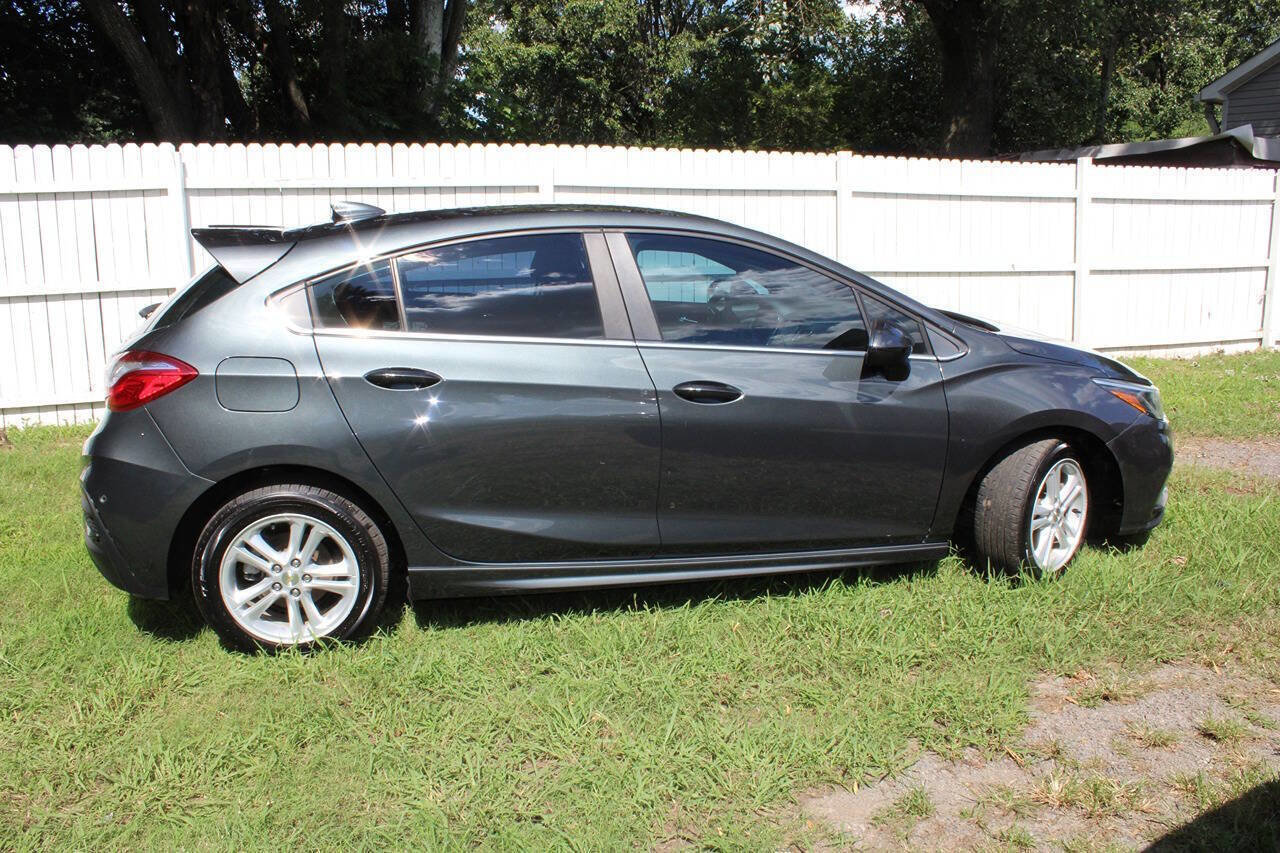 Used 2018 Chevrolet Cruze LT w/ Convenience Package image 6