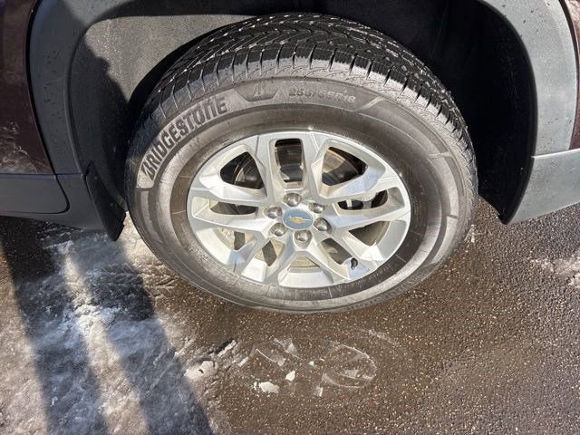 Used 2021 Chevrolet Traverse LT image 47