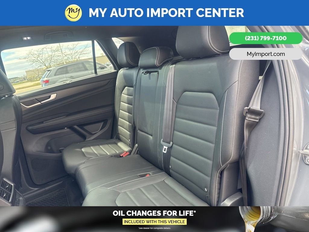 Used 2025 Volkswagen Atlas Cross Sport SEL R-Line AWD/4WD image 25
