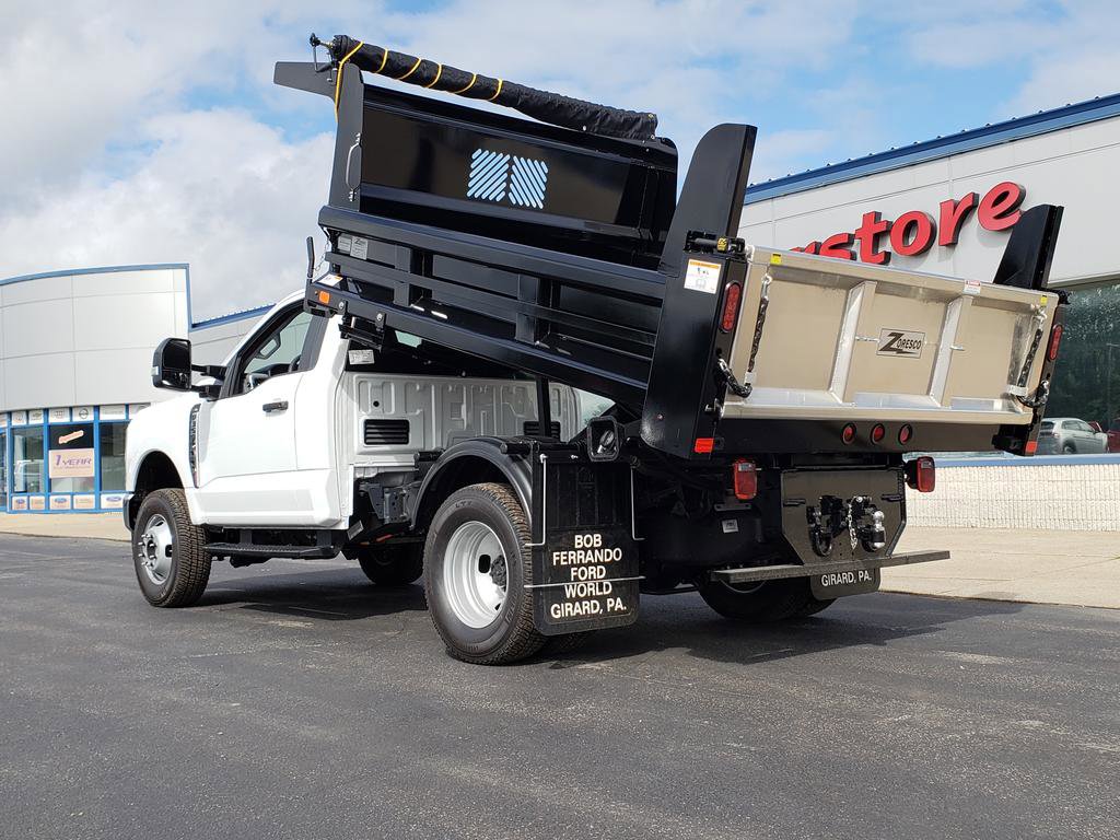 New 2025 Ford F350 XL w/ XL Chrome Package image 4