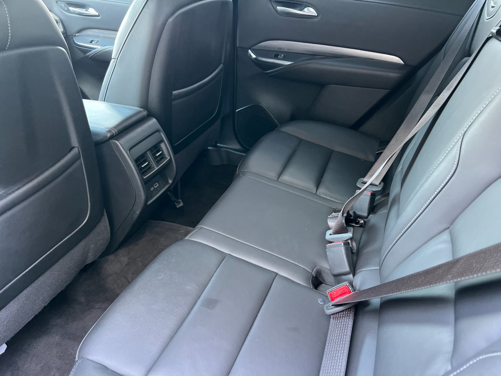 Certified 2025 Cadillac XT4 Premium Luxury AWD/4WD image 12