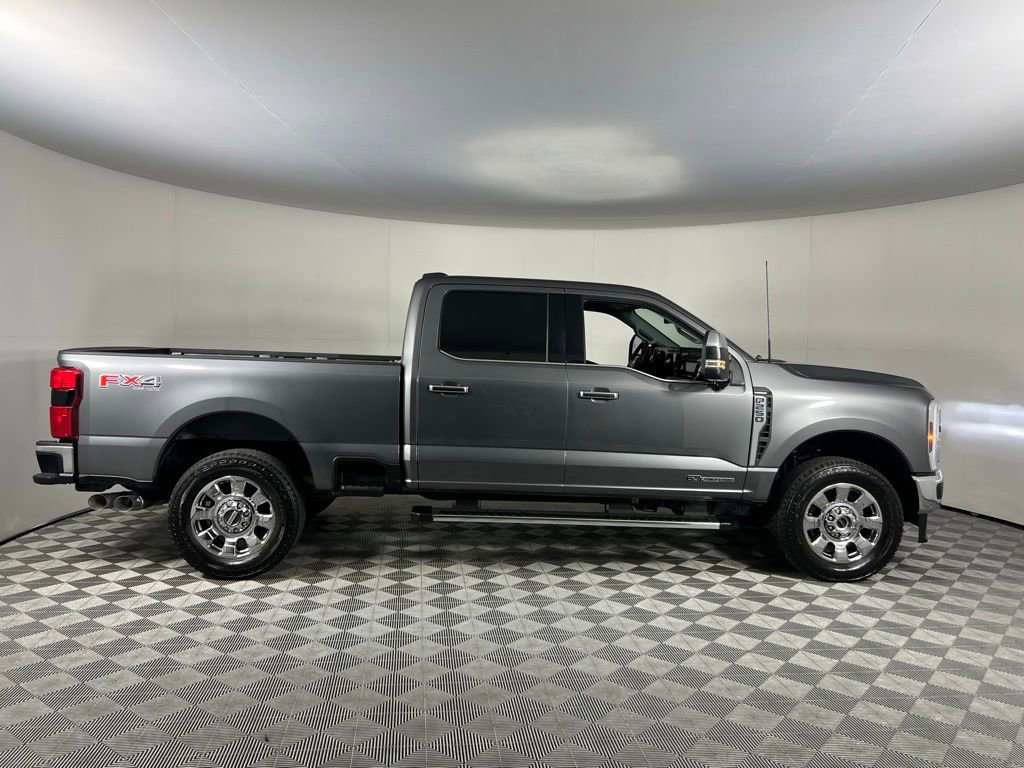 Used 2025 Ford F250 Lariat w/ Chrome Package image 3