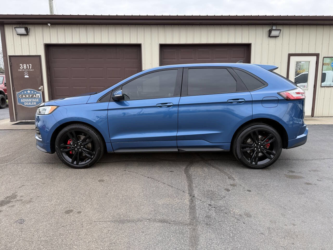 Used 2020 Ford Edge ST w/ Equipment Group 401A image 3