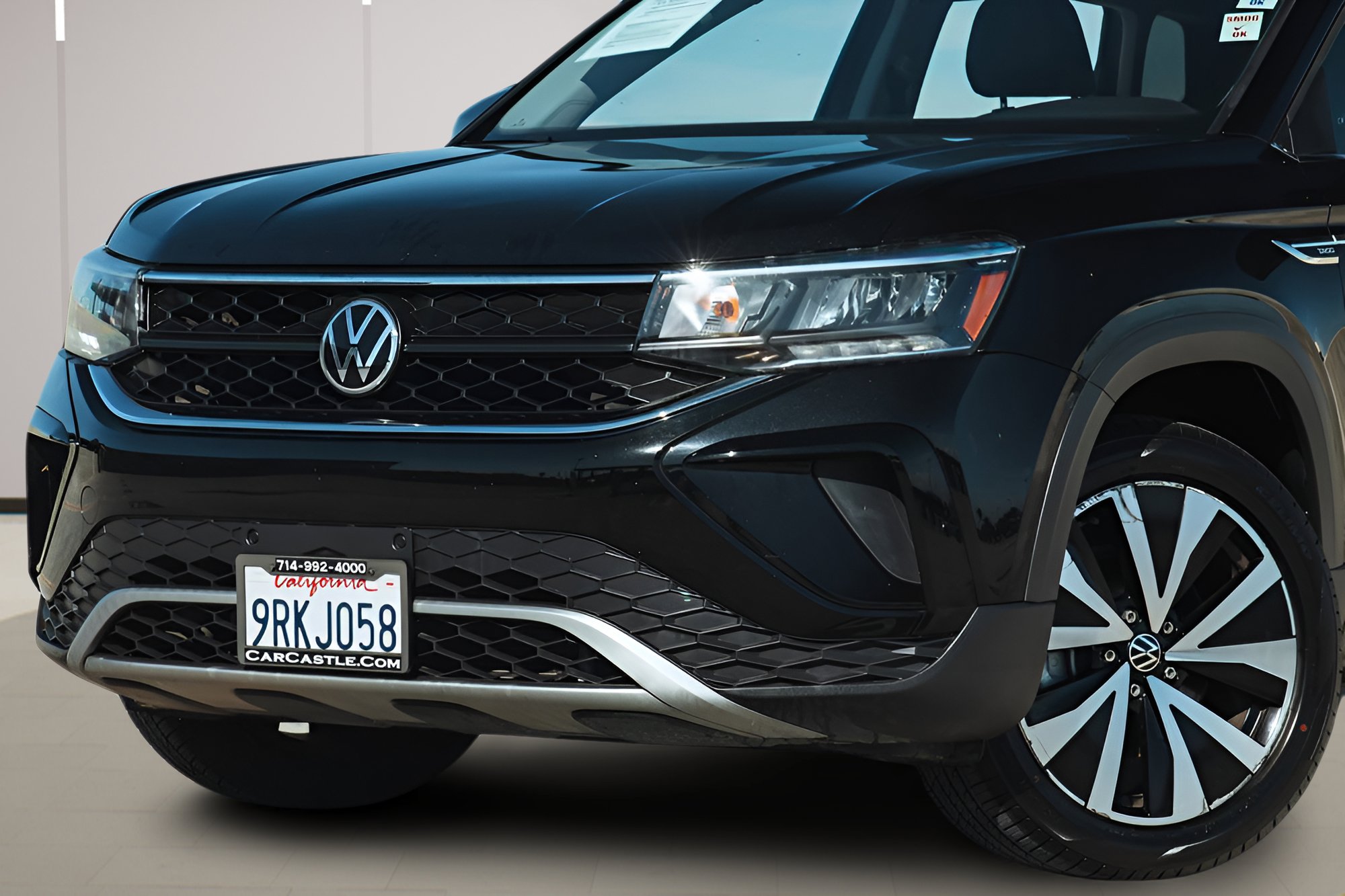 Used 2022 Volkswagen Taos SE FWD image 5