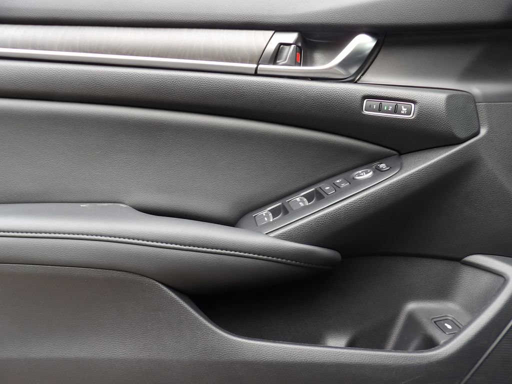 Used 2022 Honda Accord EX-L image 10
