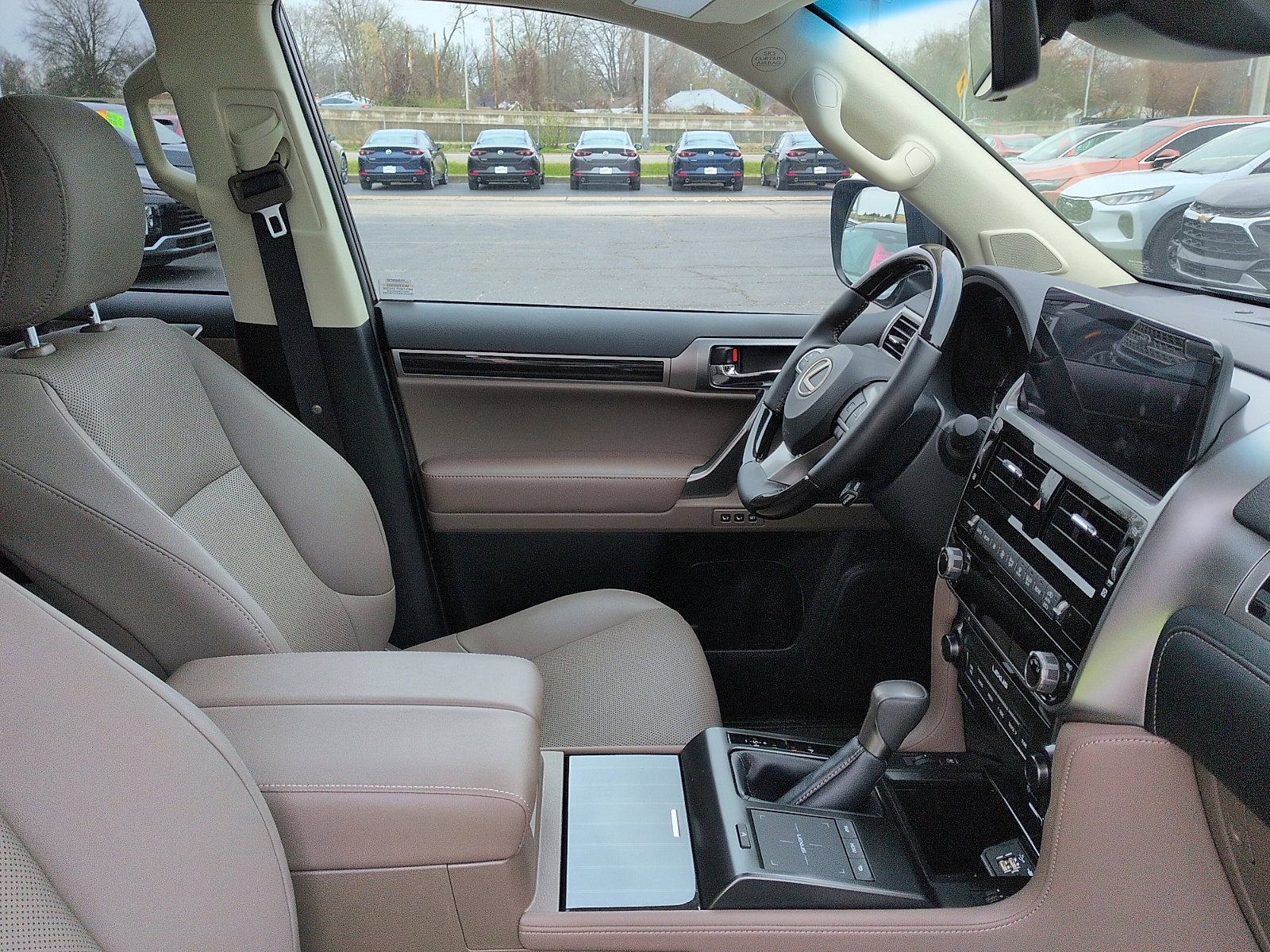 Used 2023 Lexus GX 460 Premium w/ Premium Package image 7