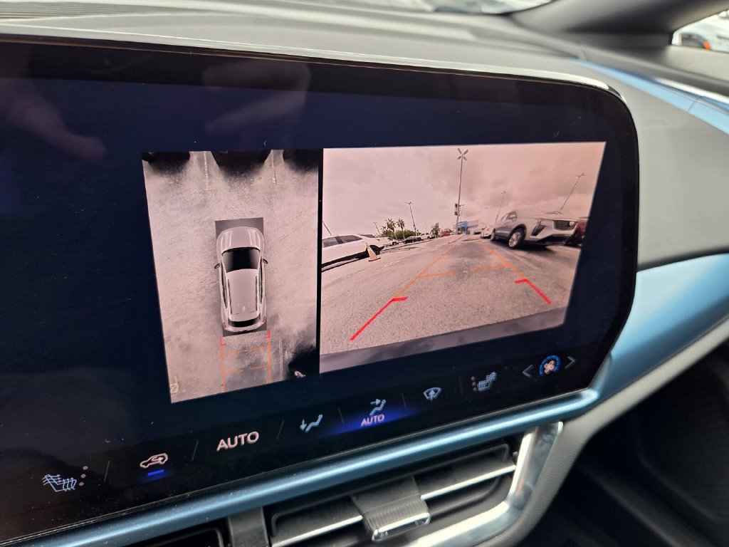 Certified 2024 Chevrolet Equinox EV LT FWD image 32