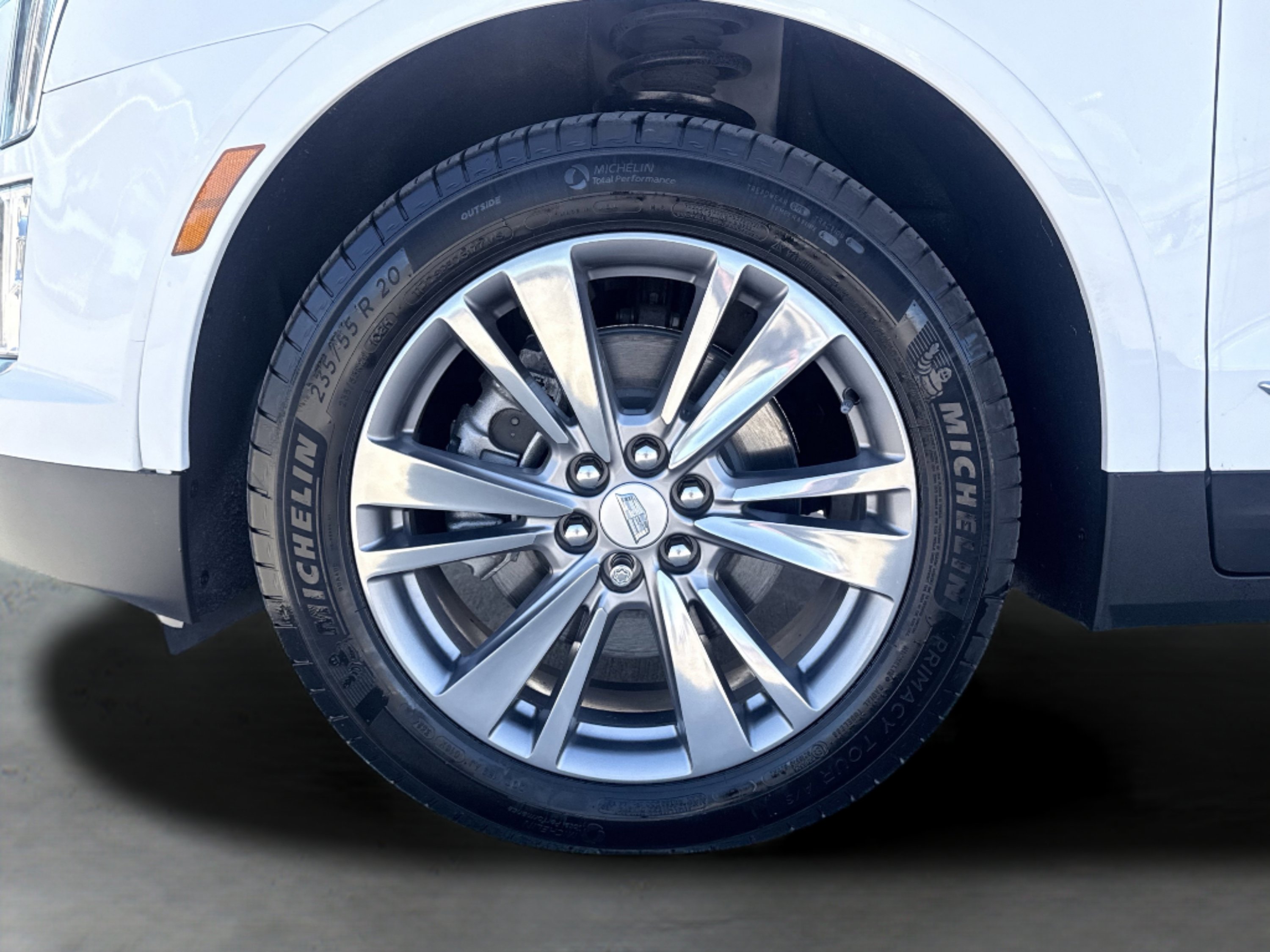 Used 2025 Cadillac XT5 Premium Luxury image 9