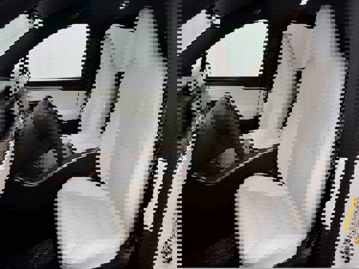 Used 2022 Tesla Model X image 11