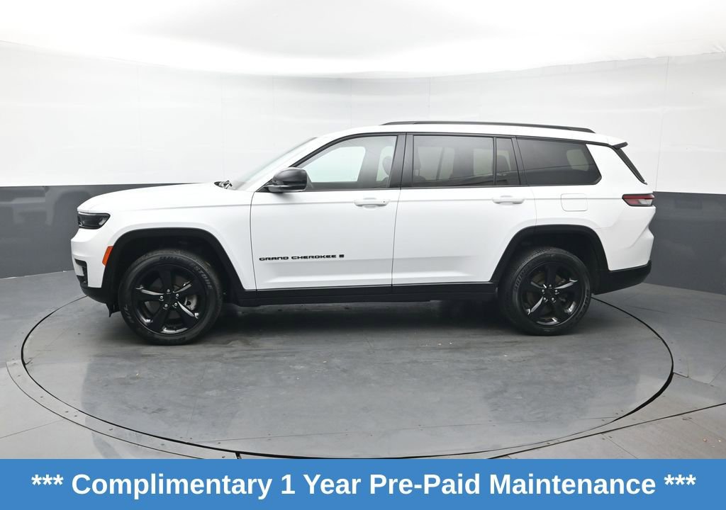 Used 2023 Jeep Grand Cherokee L Laredo image 2
