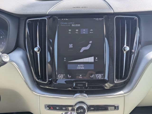 Used 2019 Volvo XC60 T5 Momentum w/ Multimedia Package AWD/4WD image 19