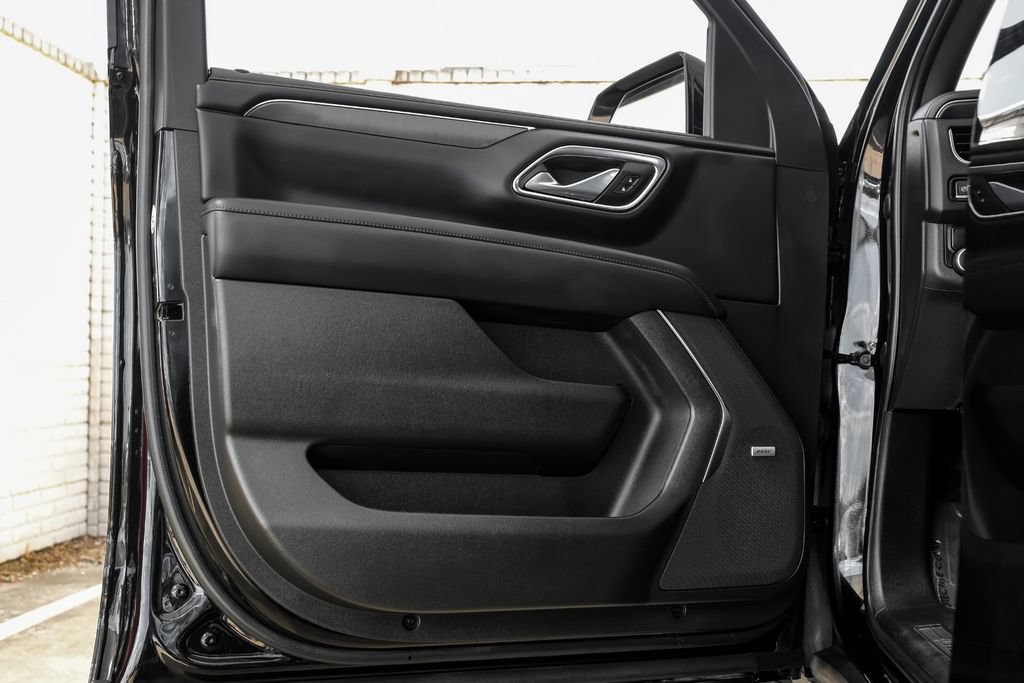 Used 2023 Chevrolet Suburban RST w/ Luxury Package RWD image 45