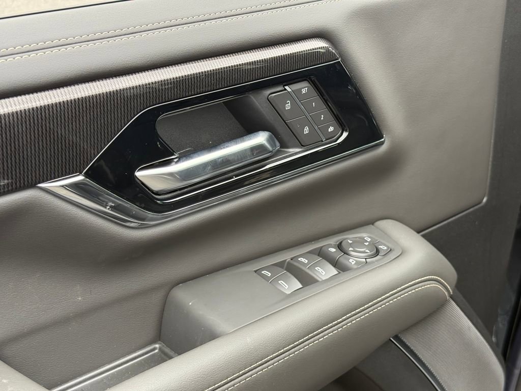 New 2026 GMC Yukon Elevation w/ Elevation Premium Package AWD/4WD image 14