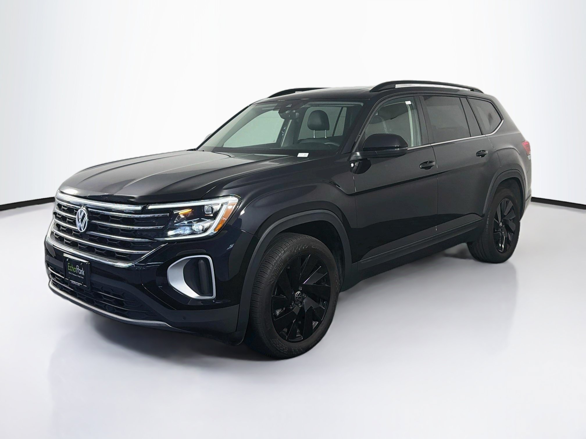 Used 2025 Volkswagen Atlas SE FWD image 3