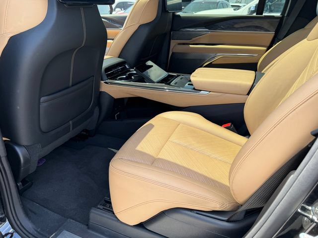 Used 2025 Cadillac Escalade IQ Sport 2 AWD/4WD image 11