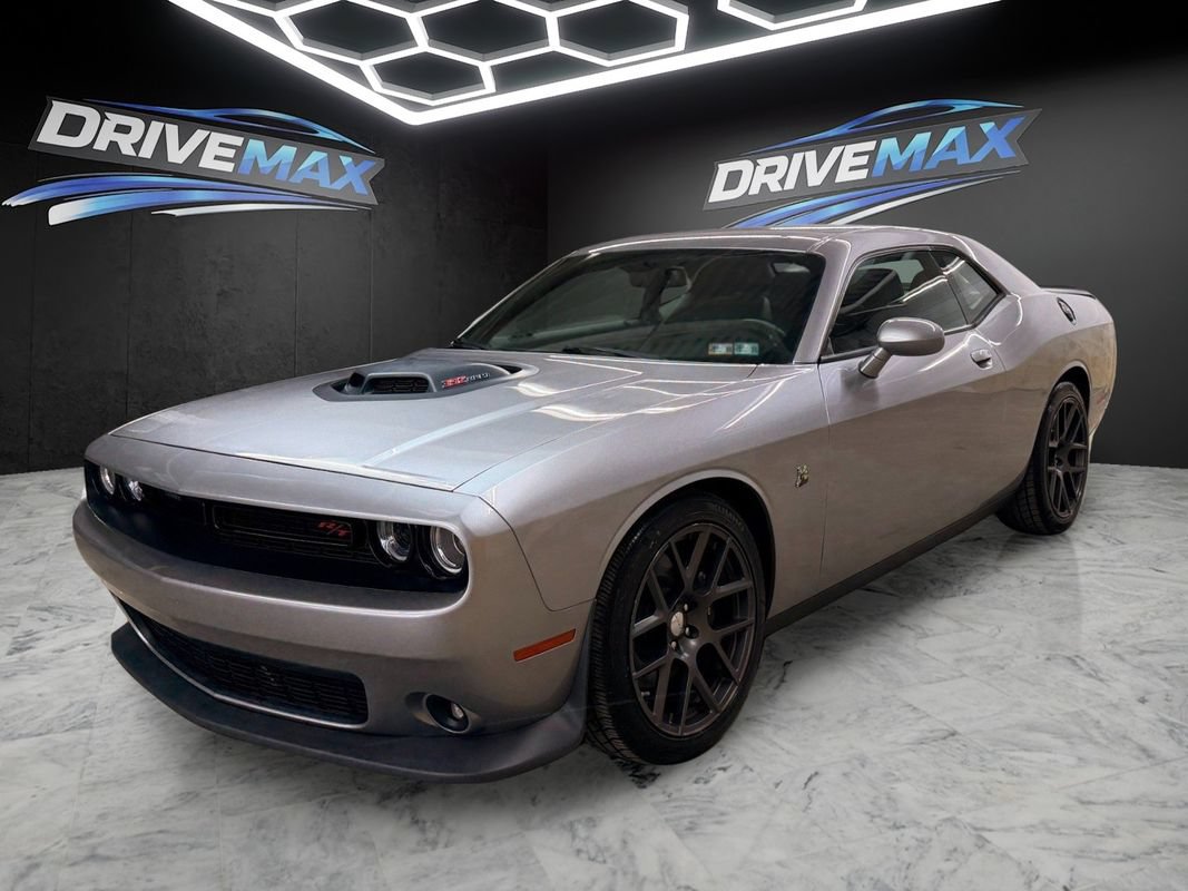 Used 2016 Dodge Challenger R/T Scat Pack RWD image 1