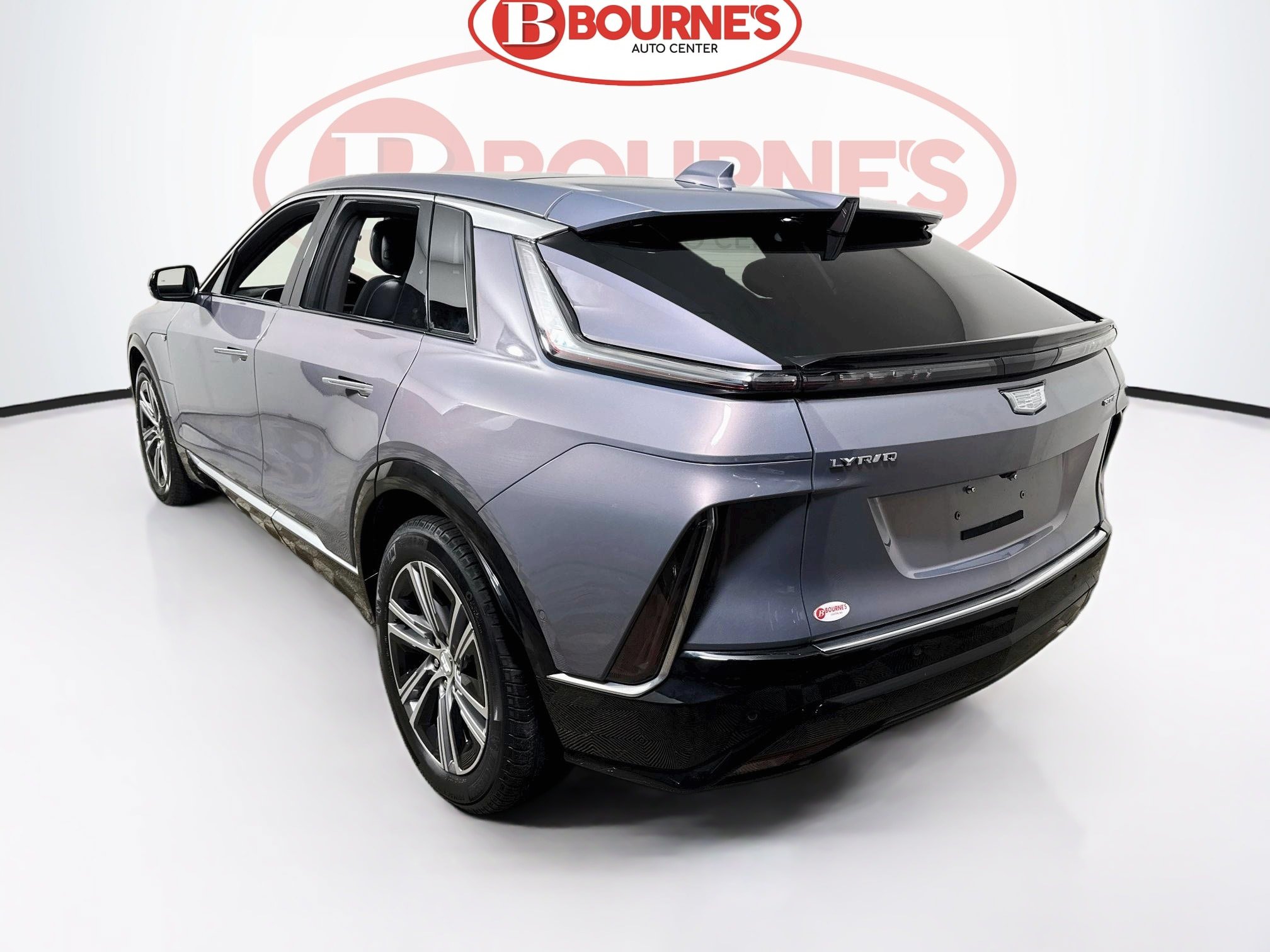 Used 2024 Cadillac Lyriq Luxury AWD/4WD image 8