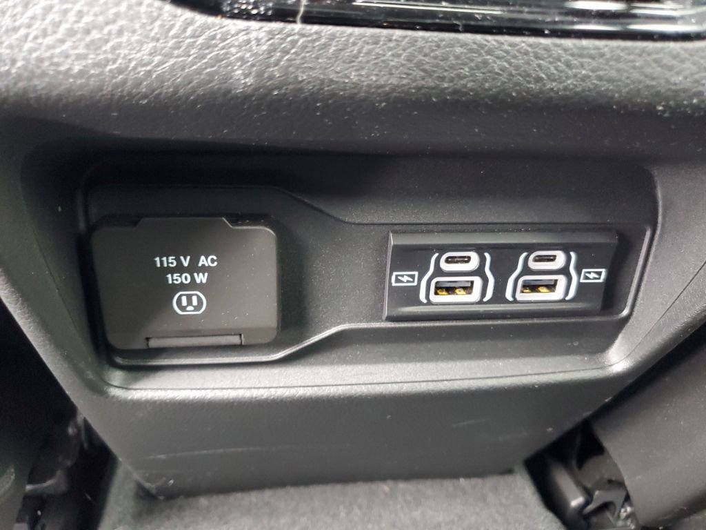 Used 2025 Jeep Grand Cherokee Altitude image 28