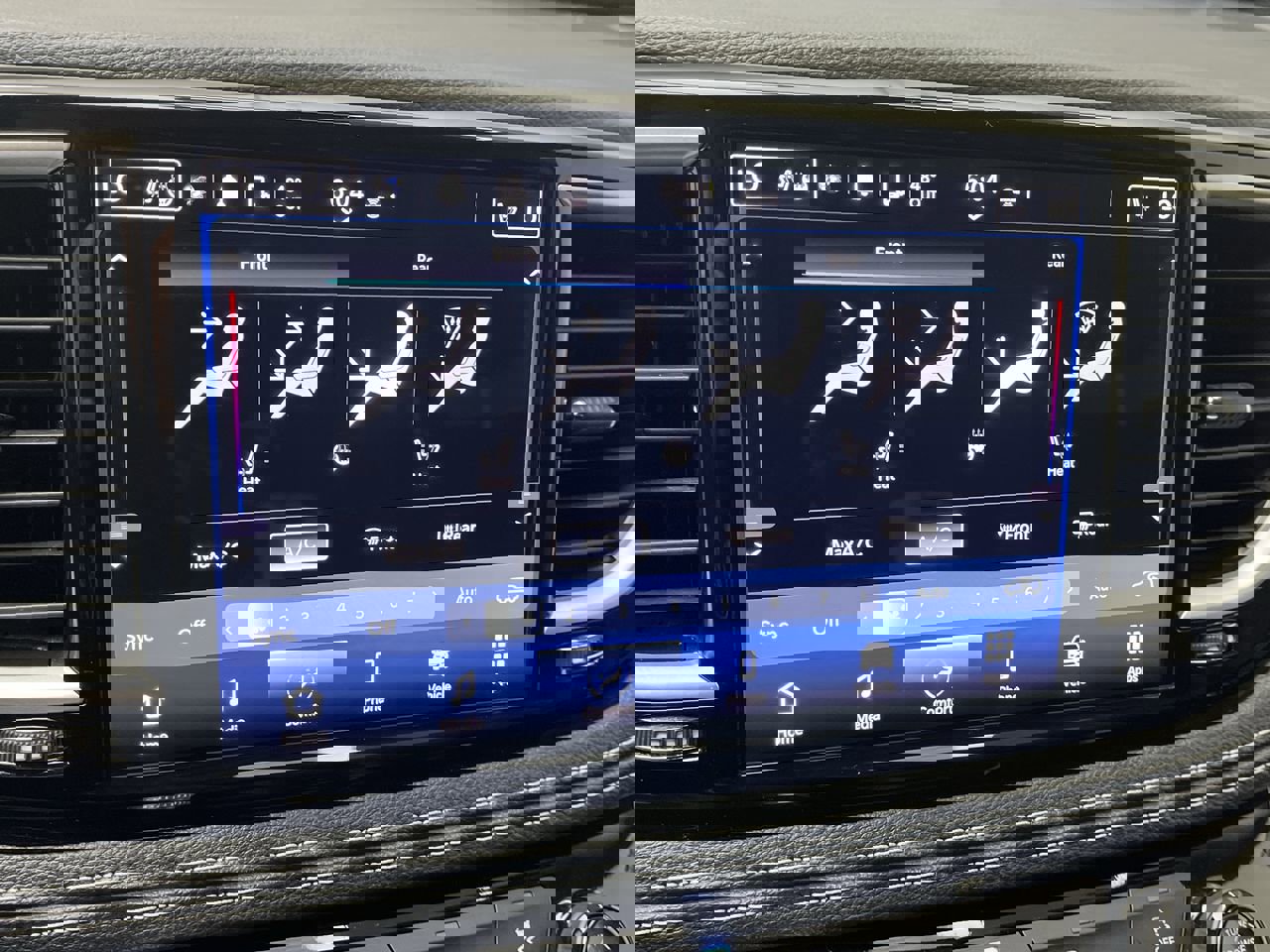 Used 2023 Chrysler Pacifica Touring-L image 19