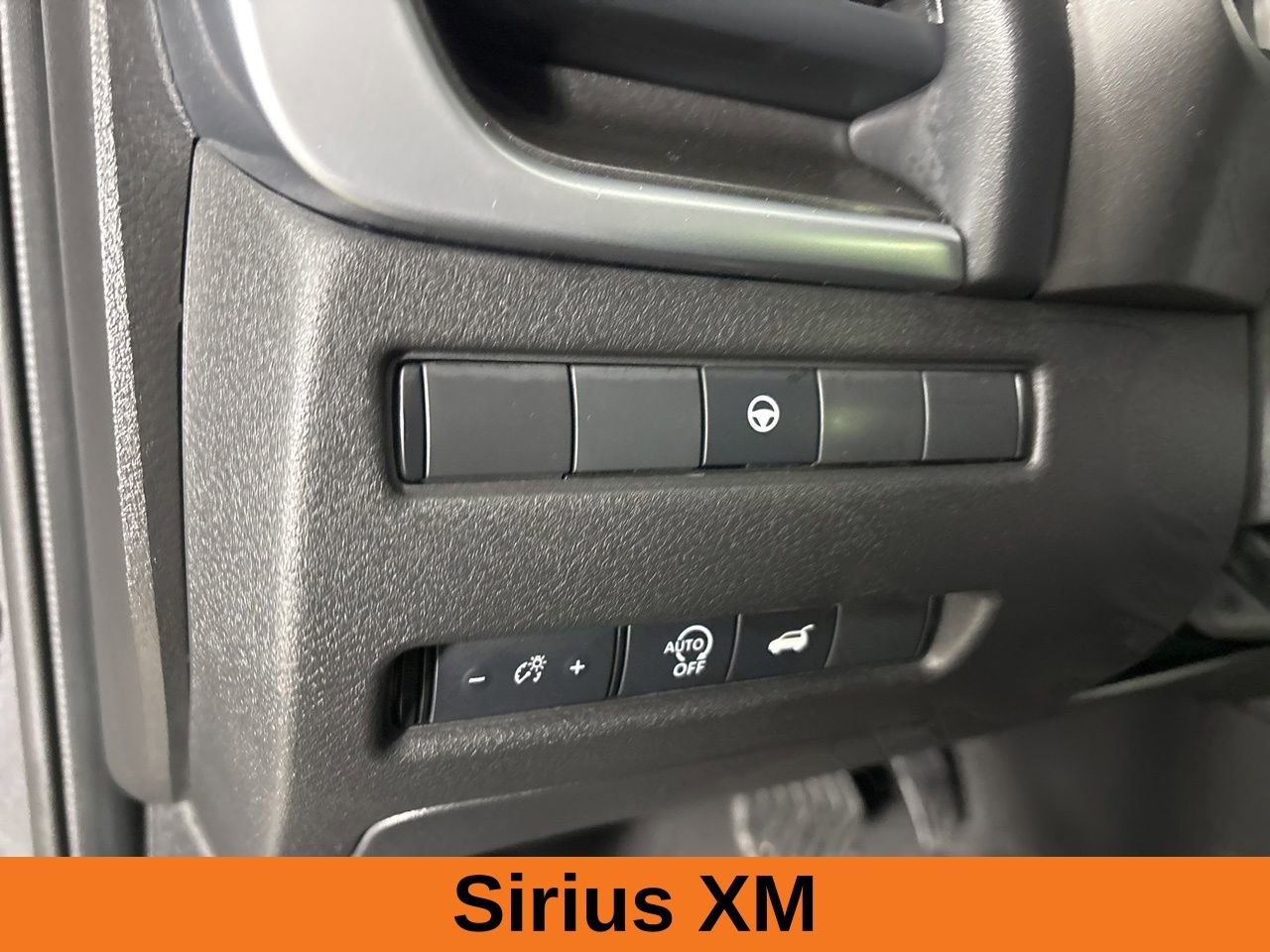 Used 2025 Nissan Rogue SV image 9